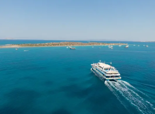 ΚΡΟΥΑΖΙΕΡΑ & ΚΟΛΥΜΠΙ ΣΤΟΝ ΣΑΡΩΝΙΚΟ