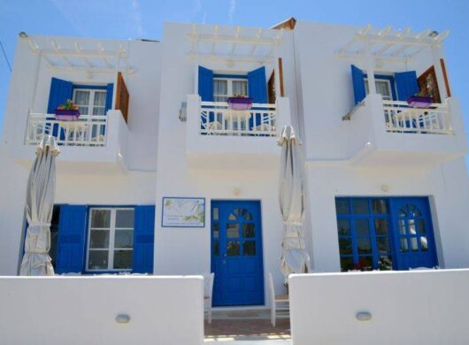 3 DAYS IN MILOS – QUIET SUMMER RETREAT