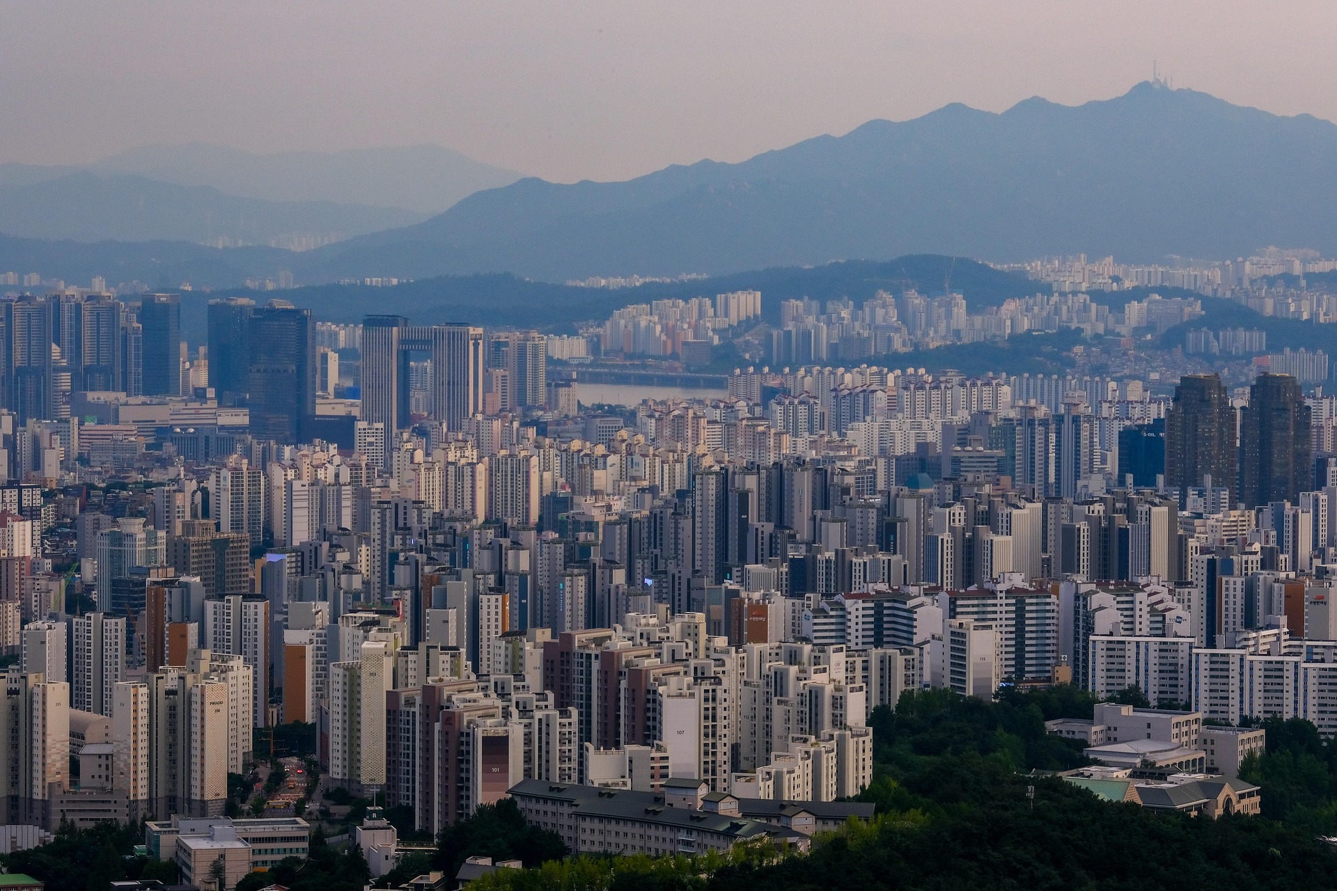 Η ΣΕΟΥΛ ΦΟΡΑΕΙ ΤΑ ΓΙΟΡΤΙΝΑ ΤΗΣ