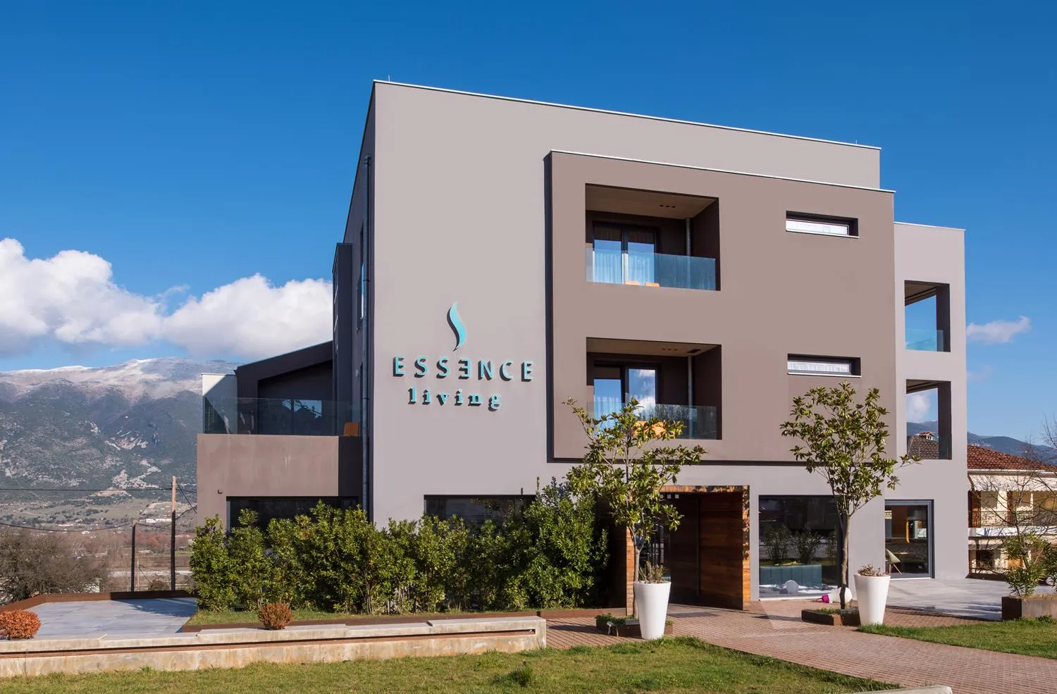 ESSENCE LIVING EXCLUSIVE 4*