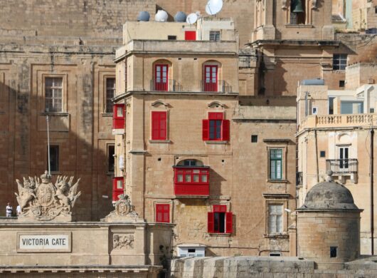 ΜΑΛΤΑ: ΙΣΤΟΡΙΑ & ΜΕΣΟΓΕΙΑΚΟΣ ΧΑΡΑΚΤΗΡΑΣ