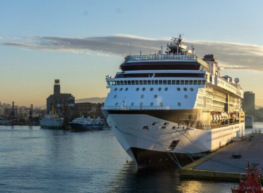 ΚΡΟΥΑΖΙΕΡΑ ΣΤΟ ΑΙΓΑΙΟ:ΝΗΣΙΑ, ΙΣΤΟΡΙΑ & ΑΠΟΛΑΥΣΗ