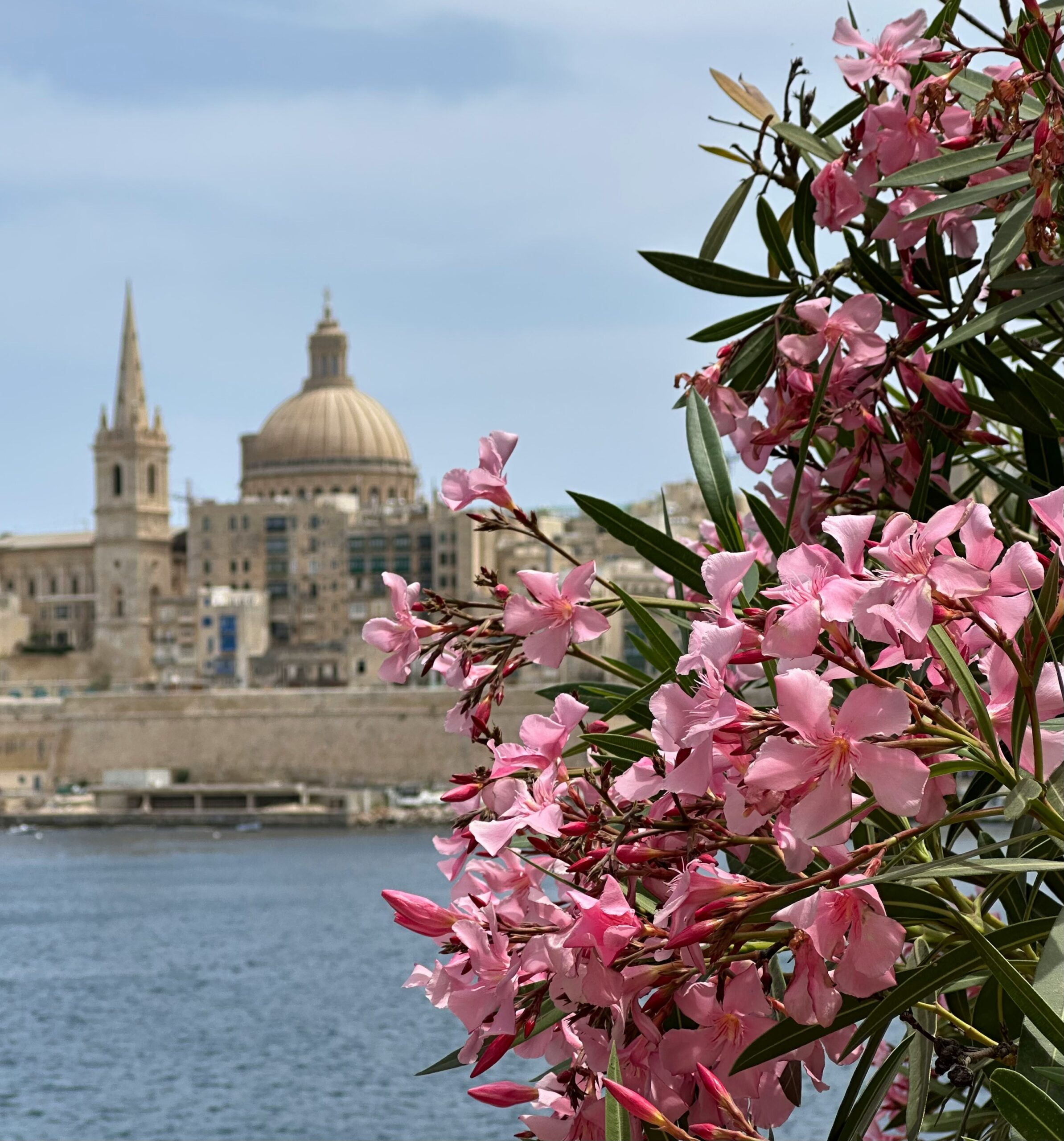 ΟΜΑΔΙΚΟ ΤΑΞΙΔΙ – ΜΑΛΤΑ: ΕΚΕΙ ΠΟΥ Η ΙΣΤΟΡΙΑ ΣΥΝΑΝΤΑ ΤΟ ΚΑΛΟΚΑΙΡΙ